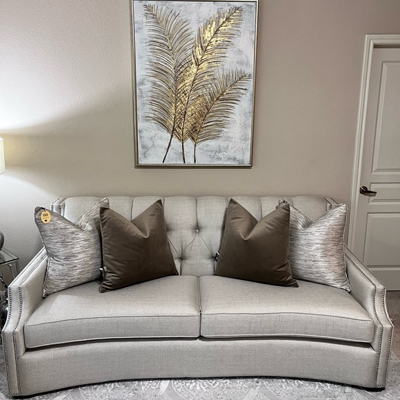 1-NWT TGH TESSITURA VELVET DECORATIVE PILLOWS (Read description for details) - Picture 13 of 17